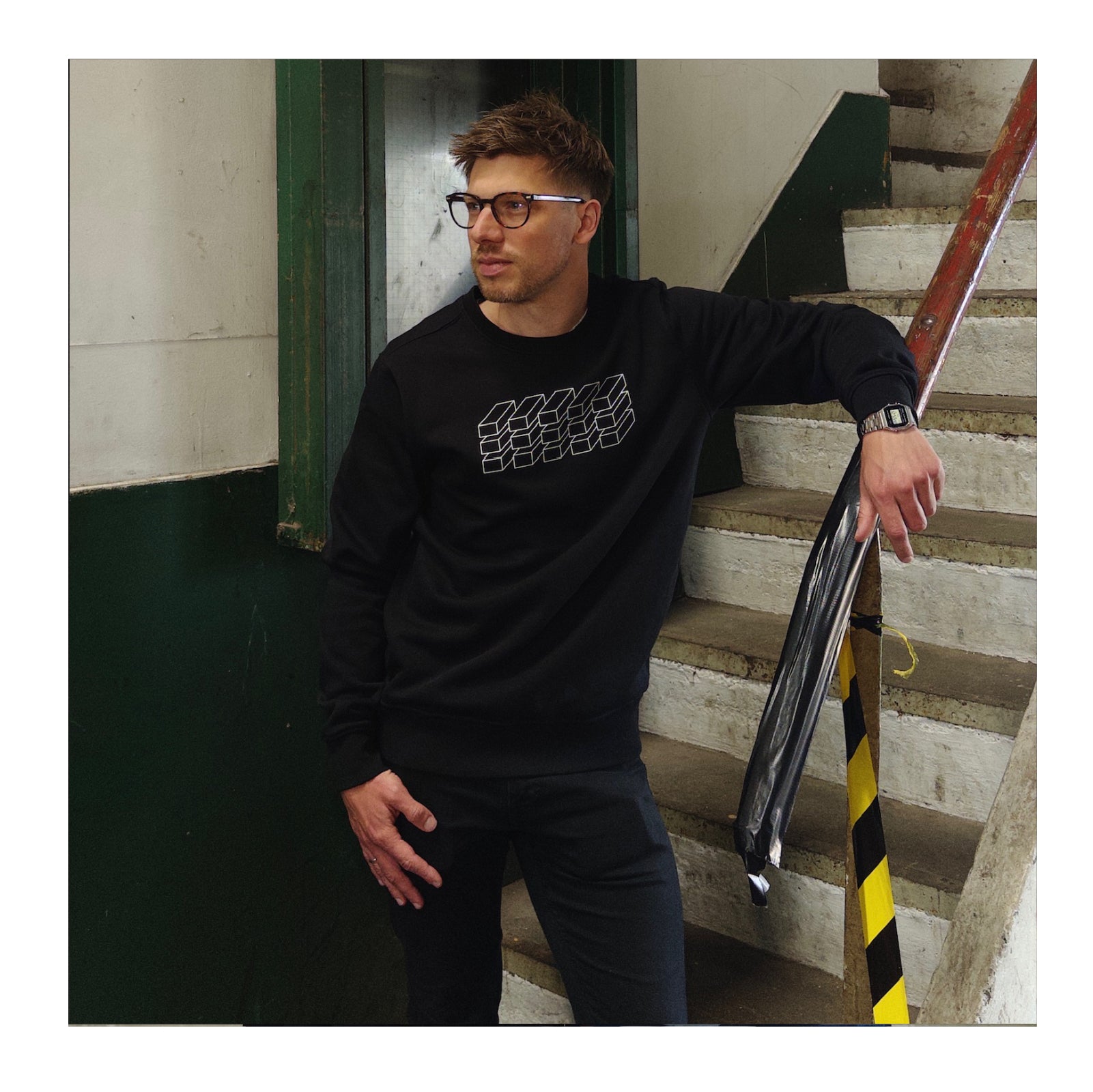 Sort Sweatshirt i Økologisk Bomuld | Minimalistisk | Dame og Herre