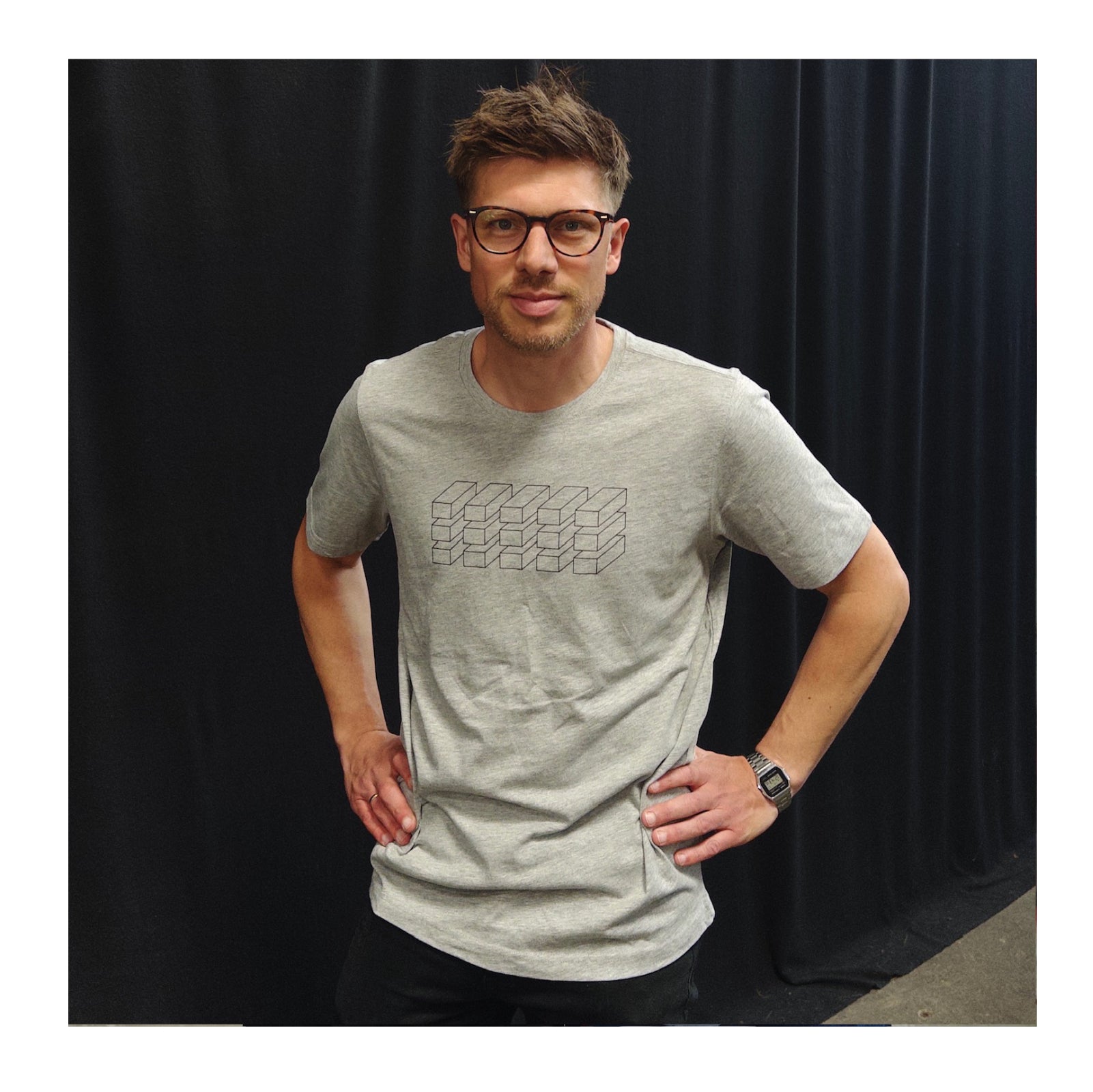 Grå T-shirt i Økologisk Bomuld | Minimalistisk | Dame og Herre