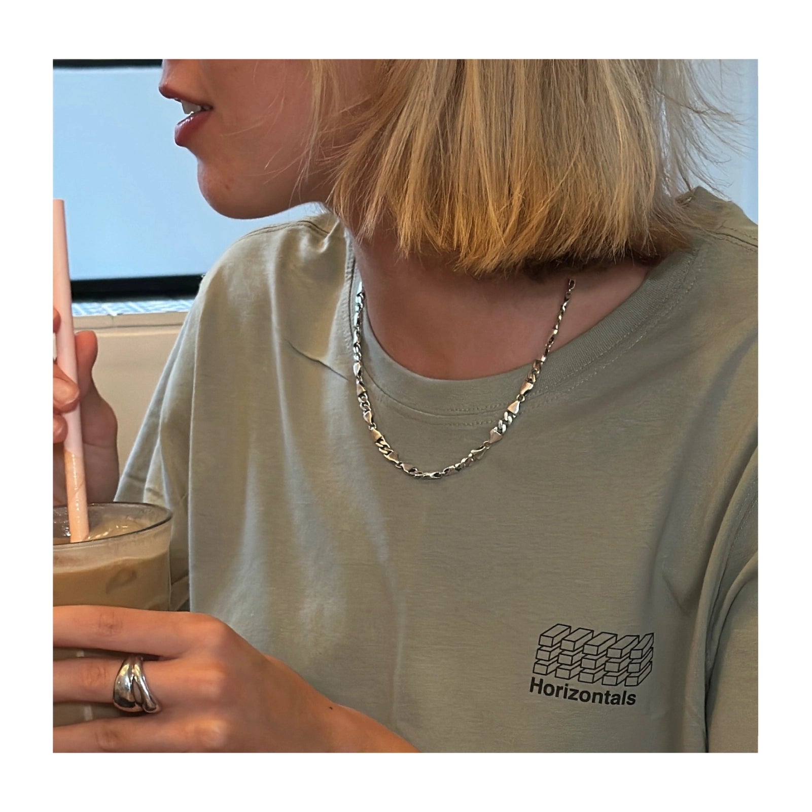 Grøn T-shirt i Økologisk Bomuld | Stilren | Horizontals